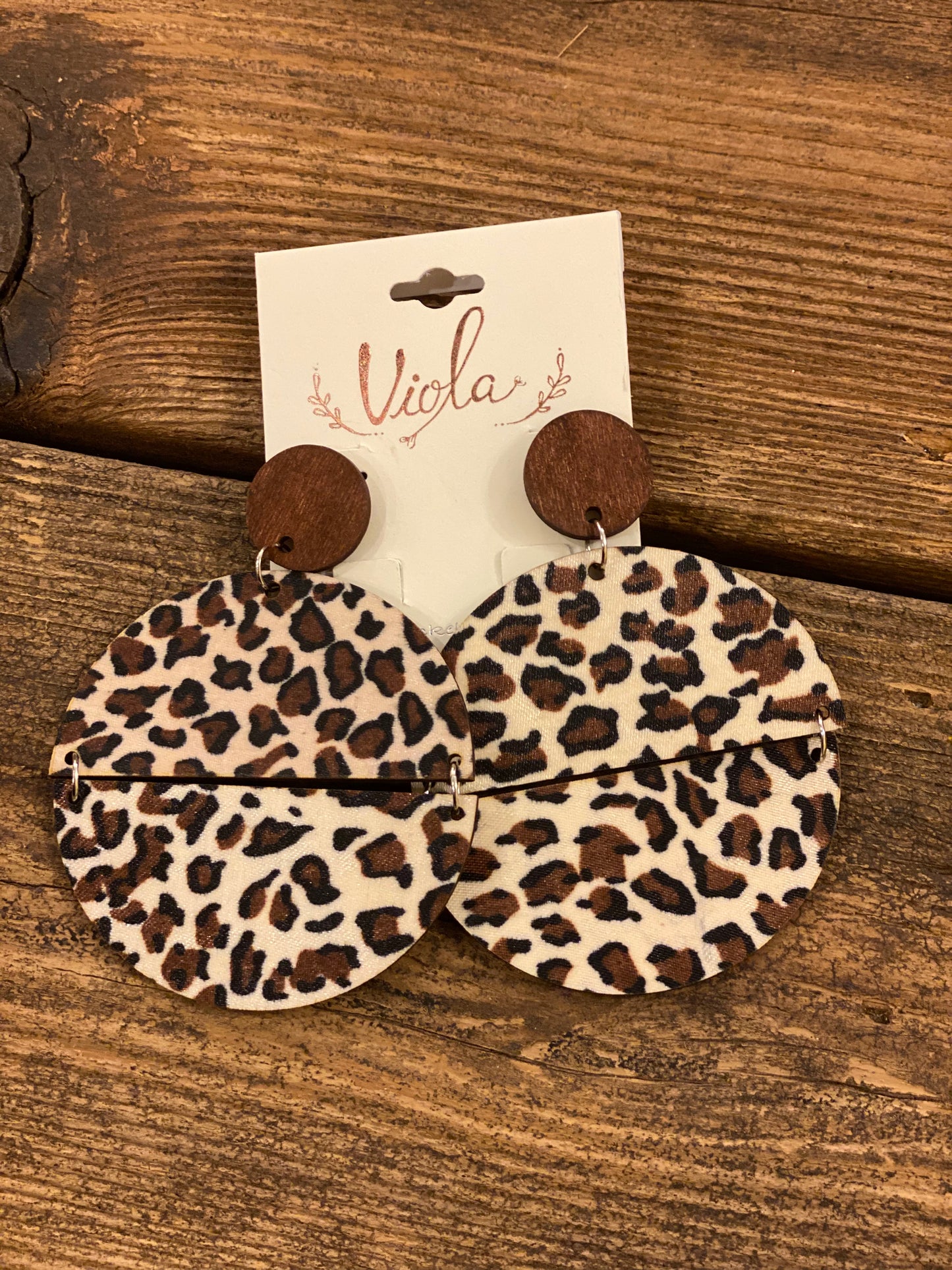 Circle-shaped earrings